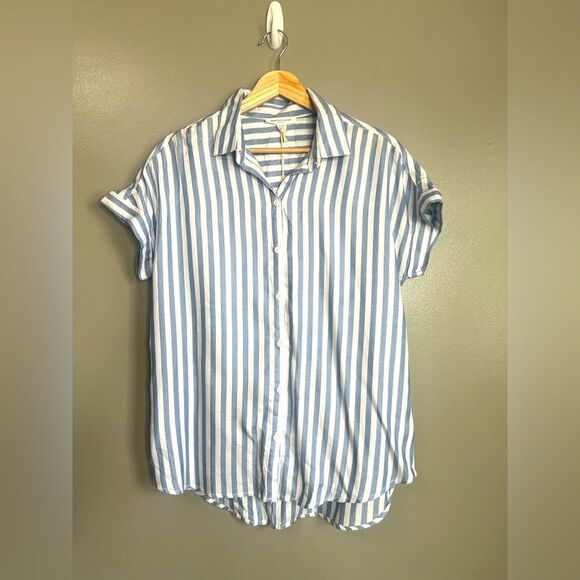 beachlunchlounge Tops - Beach Lunch Lounge Spencer slate blue striped button down shirt oversize